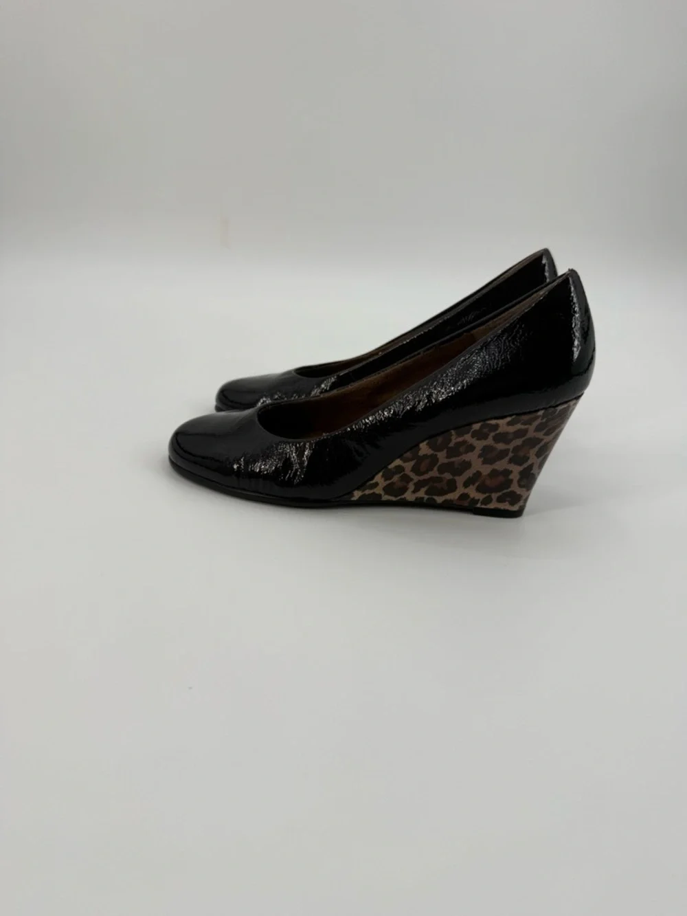 Aerosoles Elegant Plum Patent Leather Wedge Pumps with Leopard Print Heel SZ 8.5